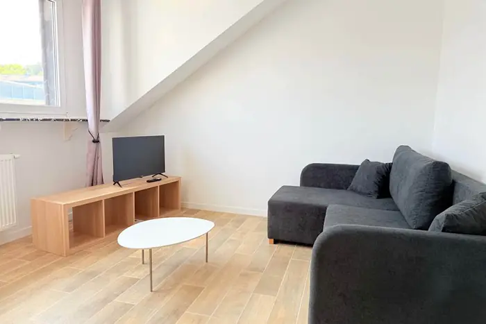Contemporary Apartment Bright & Equipped